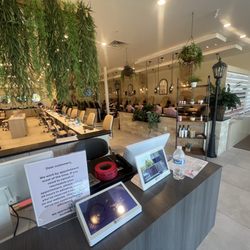 Qq Nail Lounge - Inside
