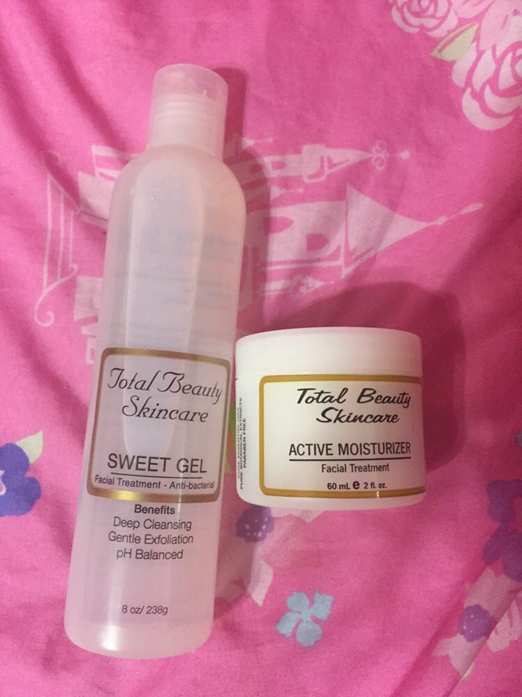 Total Beauty & Skin Care Logo