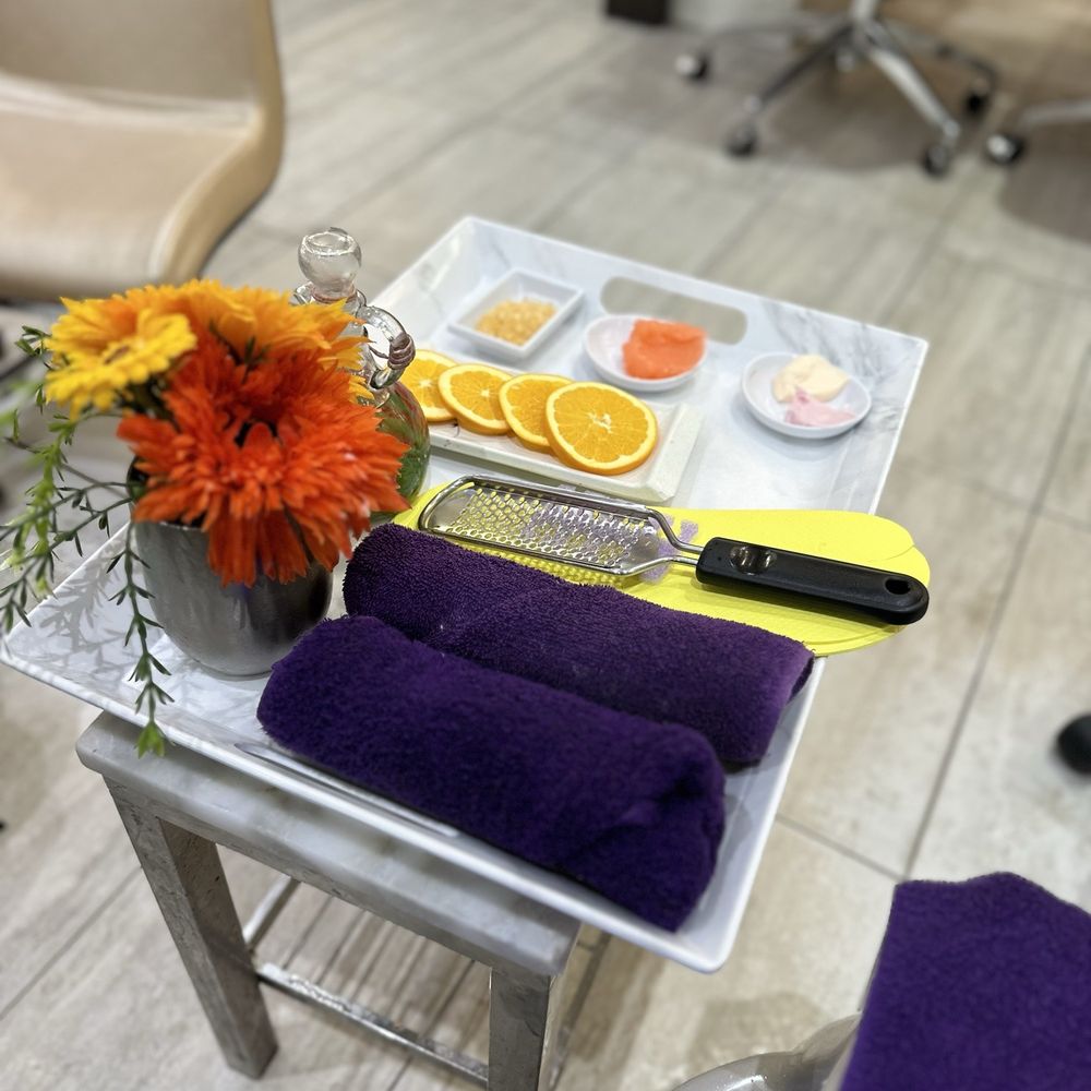 Onyx Nail Bar Dallas - The Best Nail Salon in Uptown Dallas - Pedicure tray - Nail Salons Near Me - Dallas, Texas