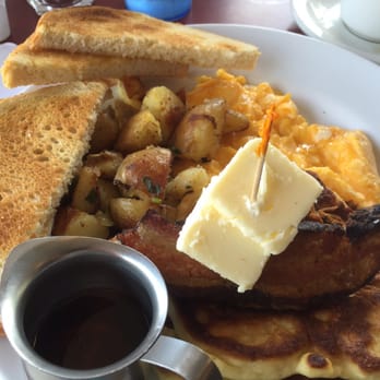 The Red Wagon - Super trucker! Pork belly and pull pork pancakes! The perfect sampler! - Diners Near Me - Vancouver, British Columbia The Red Wagon - Super trucker! Pork belly and pull pork pancakes! The perfect sampler! - Diners Near Me - Vancouver, British Columbia