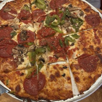 Giordano's - Chicago Classic Tavern style Crust - Pizza Near Me - Chicago, Illinois Giordano's - Chicago Classic Tavern style Crust - Pizza Near Me - Chicago, Illinois