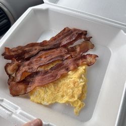 ido RESTAURANT - Eggs & bacon
