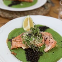Alma Verde - Salmon in green sauce! To die for! SERIOUSLY!