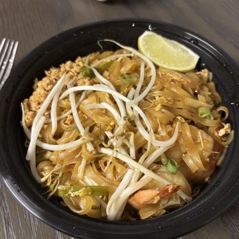 Thailicious - Pad Thai with shrimp - Thai Near Me - Longwood, Florida Thailicious - Pad Thai with shrimp - Thai Near Me - Longwood, Florida
