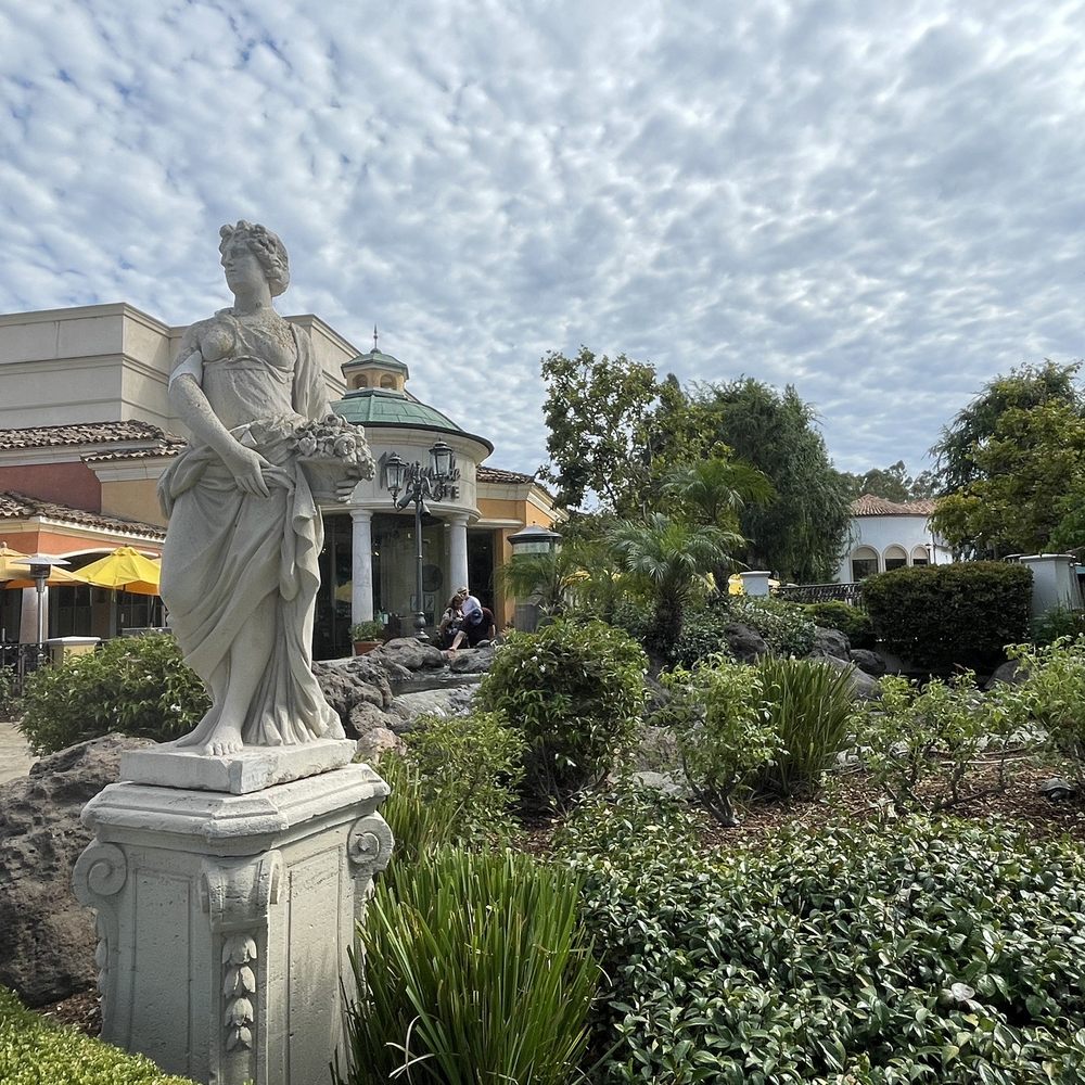 The Commons At Calabasas - Shopping Centers Near Me - Calabasas, California