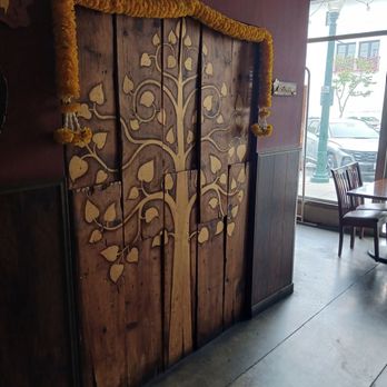 Bua Thai Cuisine - Thai Near Me - Claremont, California