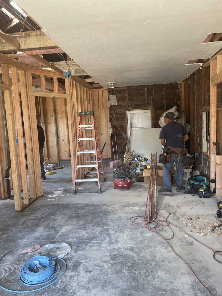 Slide of Contractors Pros