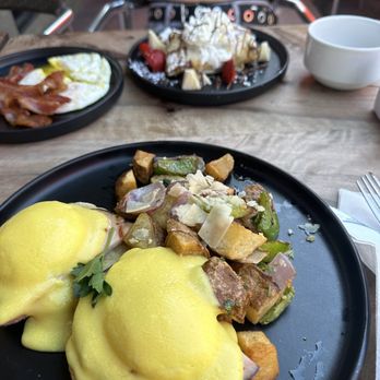Delicioso Bistro - The potatoes with the onion and bell pepper. - Diners Near Me - Modesto, California