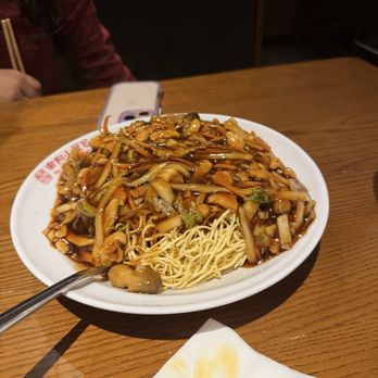 Nan Xiang Soup Dumplings - Fried Pan-Fried Crispy Noodle with Shredded Chicken - Dim Sum Near Me - Stamford, Connecticut Nan Xiang Soup Dumplings - Fried Pan-Fried Crispy Noodle with Shredded Chicken - Dim Sum Near Me - Stamford, Connecticut