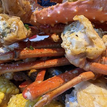 Chasin' Tails: Seafood that Celebrates! - FULL HOUSE - Cajun/Creole Near Me - Falls Church, Virginia