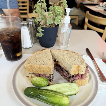 Abe's Kosher Delicatessen & Restaurant - pastrami on rye - Delis Near Me - Scranton, Pennsylvania