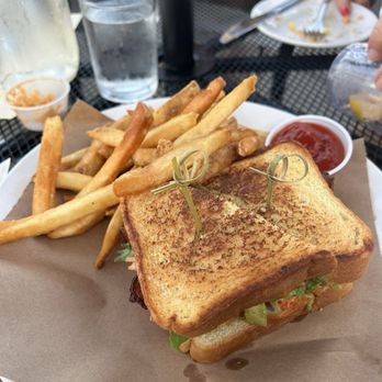 Fishermen's View - Knuckle blt - New American Near Me - Sandwich, Massachusetts