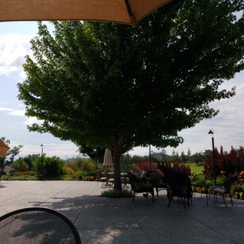 Talon Grill - Patio offers plenty of shade or sun. - Burgers Near Me - Eagle Point, Oregon