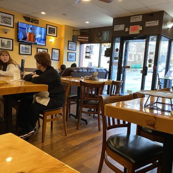 Pastoli's Pizza, Pasta & Paisans - Dining area - Pizza Near Me - Pittsburgh, Pennsylvania