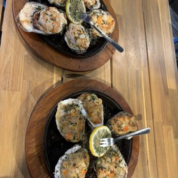 Hippin Hops Brewpub & Oyster Bar - Oysters - Seafood Near Me - Atlanta, Georgia