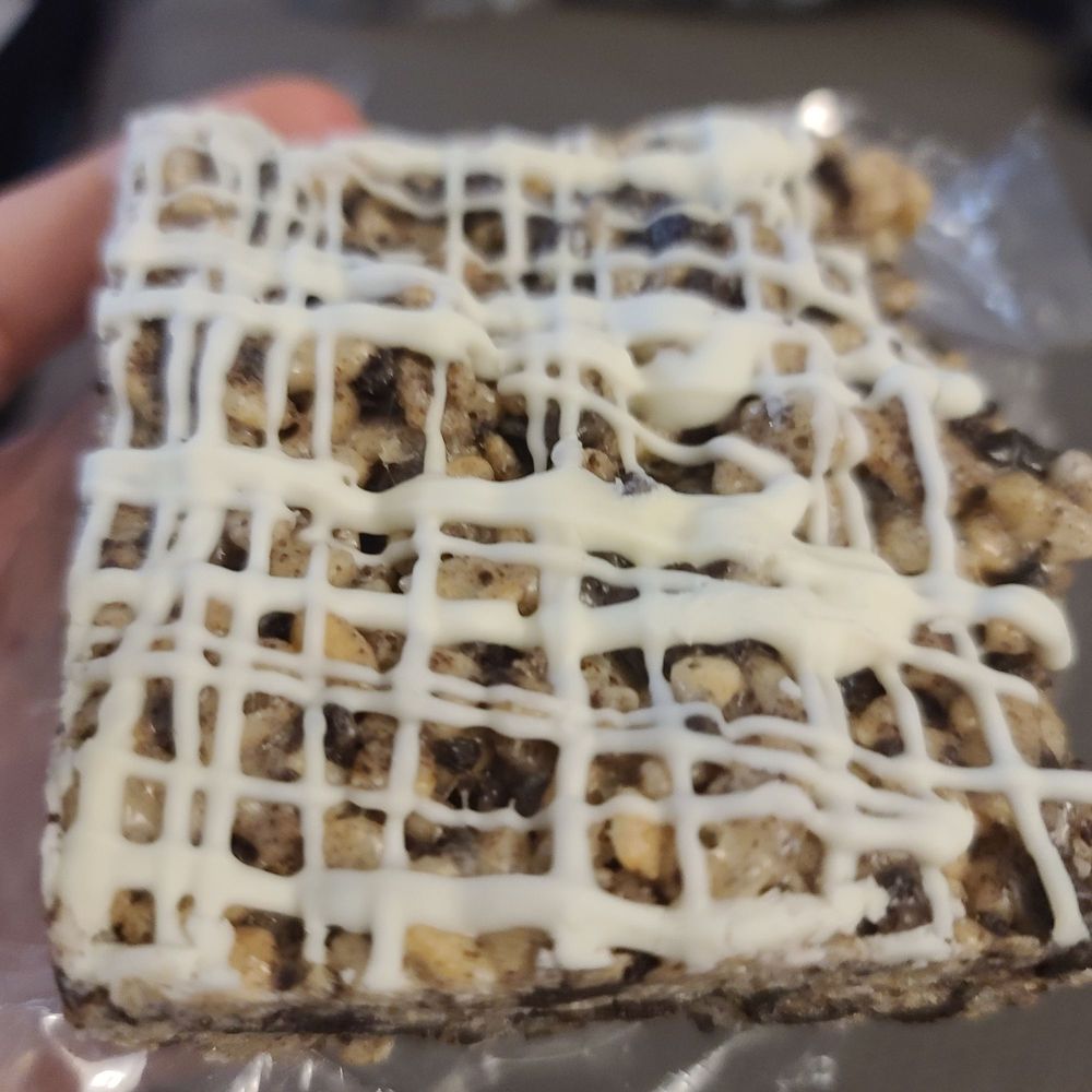 Parkers' Confection - Cookies and cream rice crispy treat - Custom Cakes Near Me