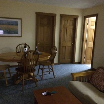 Wilson Lake Inn - Common area in the awesome 2 bedroom suite! Clean friendly and quiet! - Hotels Near Me - Wilton, Maine Wilson Lake Inn - Common area in the awesome 2 bedroom suite! Clean friendly and quiet! - Hotels Near Me - Wilton, Maine