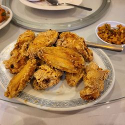 Fried chicken wings