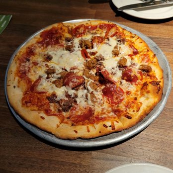 Yard House - Carnivore pizza - New American Near Me - Honolulu, Hawaii Yard House - Carnivore pizza - New American Near Me - Honolulu, Hawaii