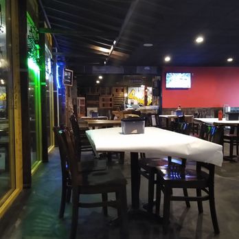 Crab Boil & Things - Seating area - Cajun/Creole Near Me - Concord, California