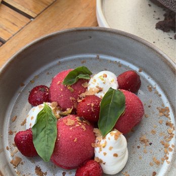 Waverly - Strawberry dessert - Breakfast & Brunch Near Me - Cardiff, California Waverly - Strawberry dessert - Breakfast & Brunch Near Me - Cardiff, California