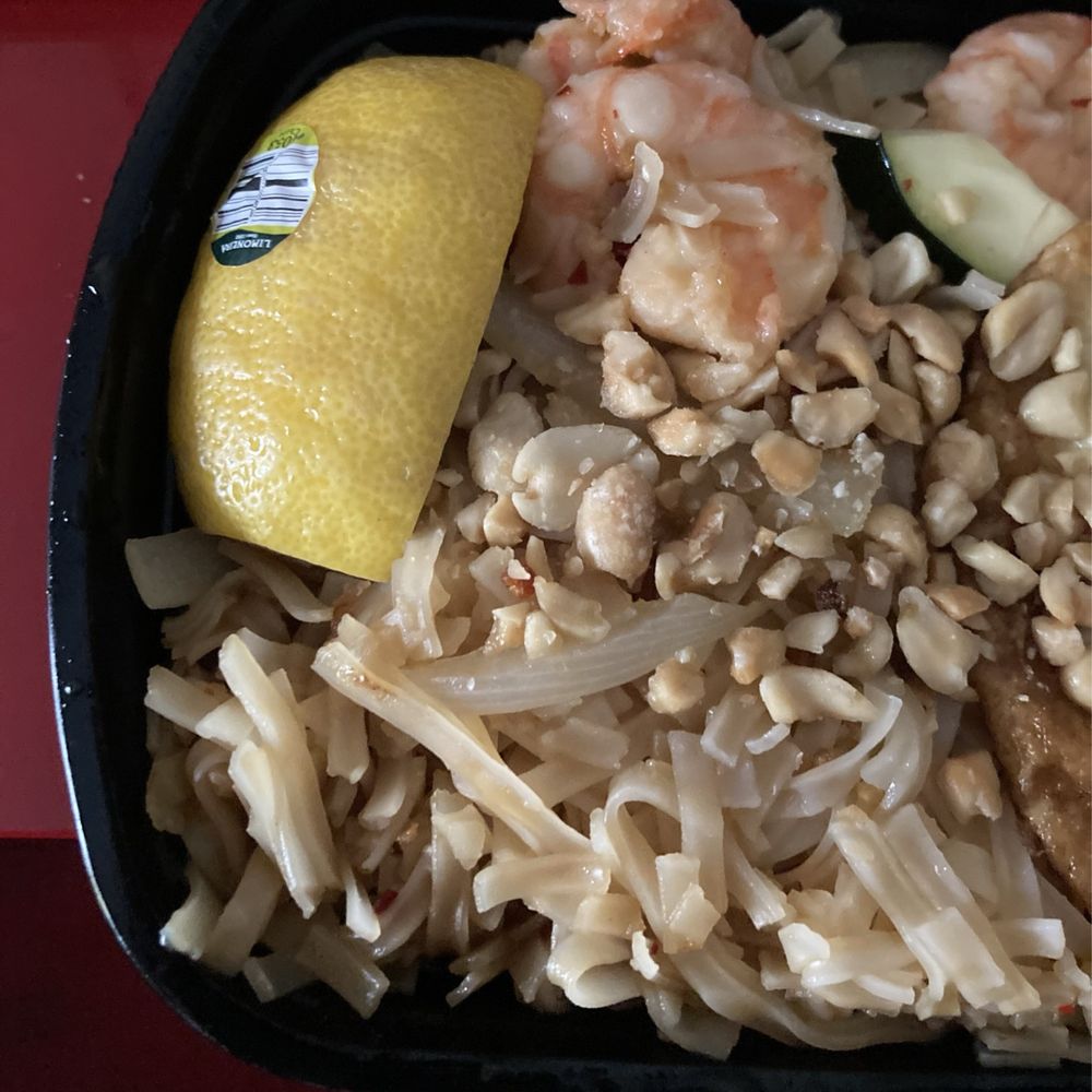 Old Place Asian Kitchen - Pad Thai with lemon served with sticker still on it. Noodles were mush too. - Chinese Near Me - Front Royal, Virginia Old Place Asian Kitchen - Pad Thai with lemon served with sticker still on it. Noodles were mush too. - Chinese Near Me - Front Royal, Virginia