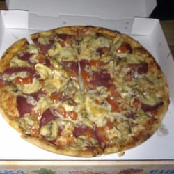 Pizza Flat - Leider unscharf. Frisch und Knusprig. Kaum fettig, lecker!