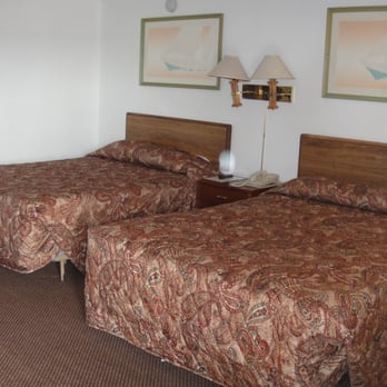 Trails West Motel - One of our rooms - Hotels Near Me - Hutchinson, Kansas Trails West Motel - One of our rooms - Hotels Near Me - Hutchinson, Kansas