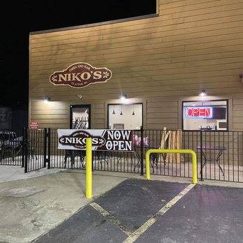 NIKO'S PIZZA AND BAR - CLOSED - Updated December 2025 - 12 Photos