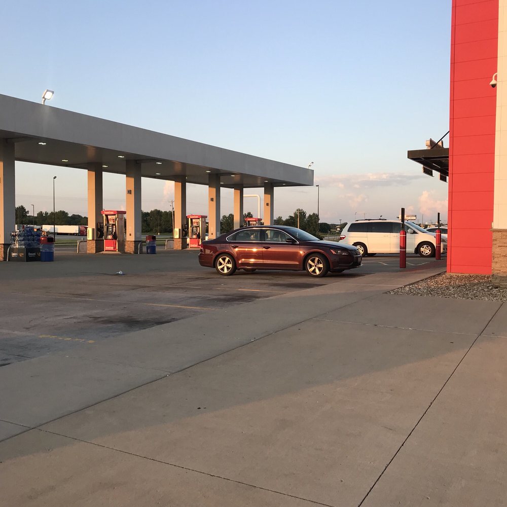 THORNTONS 34 Photos Gas Stations 2903 Woodlawn Rd, Lincoln, IL