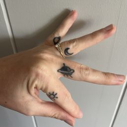 Finger tattoos