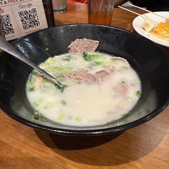 East Bay Buffet - Sopa de fideos con vegetales y carne - Buffets Near Me - Dublin, California