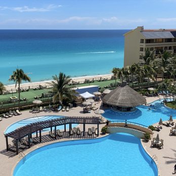 The Royal Islander - Pool area - Hotels Near Me - Cancún, ROO