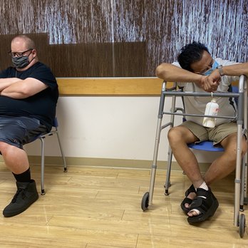 Michael K Y Chun, DPM - All 4 seats inside the waiting room were occupied.  10-14-21 - Podiatrists Near Me - Aiea, Hawaii