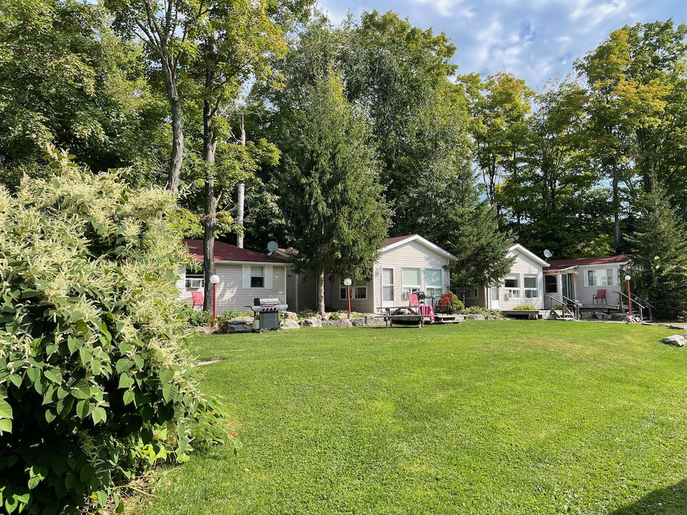 RED UMBRELLA INN Updated August 2024 15 Photos 1075 Red Umbrella