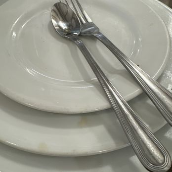 Zippy's Makiki - There once was an amazing meal on these dishes - Diners Near Me - Honolulu, Hawaii Zippy's Makiki - There once was an amazing meal on these dishes - Diners Near Me - Honolulu, Hawaii