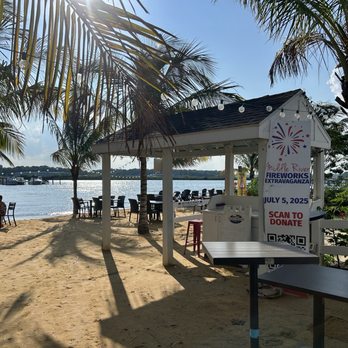 Bowleys On The Bay - Outdoor space and seating - New American Near Me - Middle River, Maryland