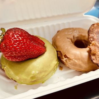 Component Coffee Tulare - Matcha & Maple Donut - Coffee & Tea Near Me - Tulare, California Component Coffee Tulare - Matcha & Maple Donut - Coffee & Tea Near Me - Tulare, California