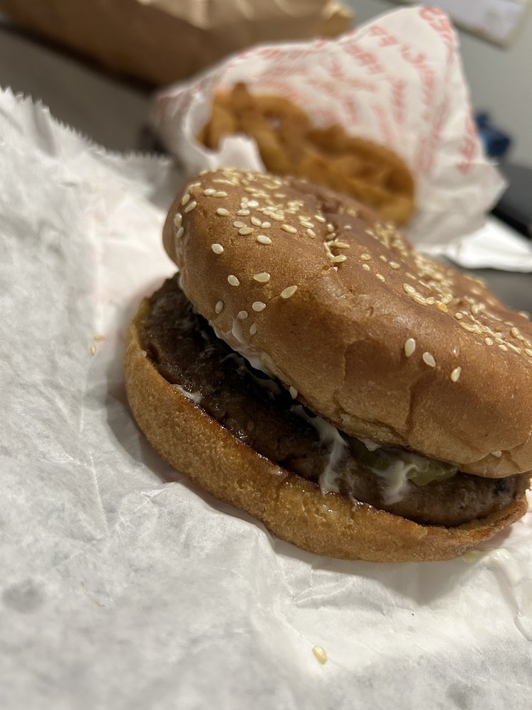 CHICKEN COOP Updated October 2024 726 S 1st St, Brookhaven