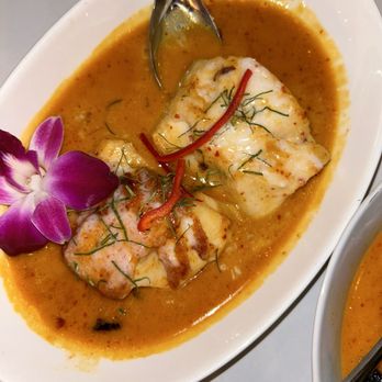Lom Wong - AE kan khlak ti! (Curry sea bass) - Thai Near Me - Phoenix, Arizona Lom Wong - AE kan khlak ti! (Curry sea bass) - Thai Near Me - Phoenix, Arizona