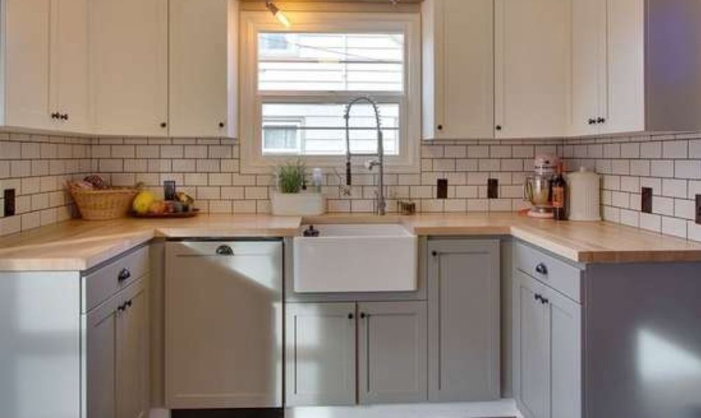 Slide of Martinez Construction