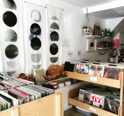 Tunnel Records by null