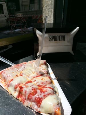 Spontini by null