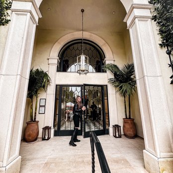 Cara Restaurant - Entrance - New American Near Me - Los Angeles, California