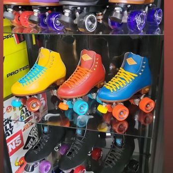 LA Skate Co - Roller skates - Skate Shops Near Me - Hollywood, California LA Skate Co - Roller skates - Skate Shops Near Me - Hollywood, California