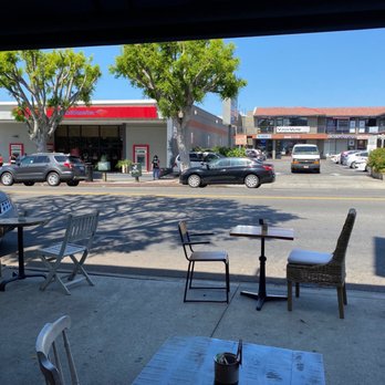Loupiotte Kitchen - Outdoor seating - French Near Me - Los Angeles, California