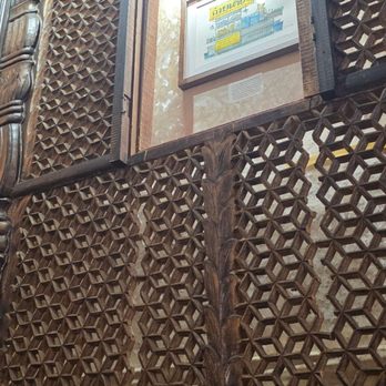 Basilic Essentially Thai - Beautiful artwork - Thai Near Me - Seattle, Washington