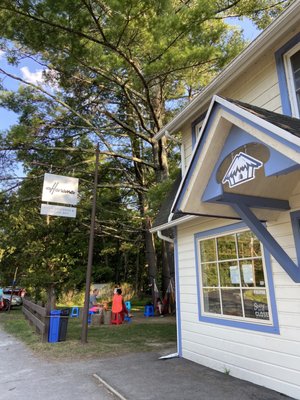 Harana Market by null