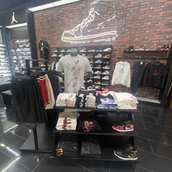 Shoe Palace