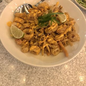 Castaway Burbank - CALAMARI - Bars Near Me - Burbank, California